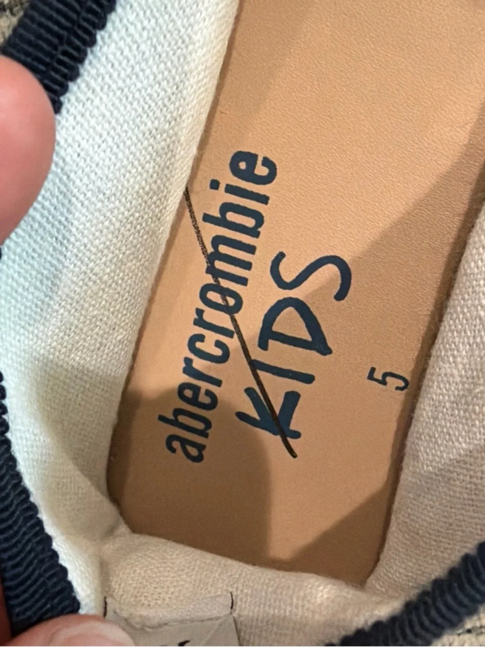 NWOT abercrombie kids Navy and White Aztec Slip-On Moccasins